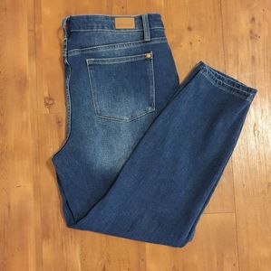 Women Judy Blue Jeans size 15/32 dark wash.